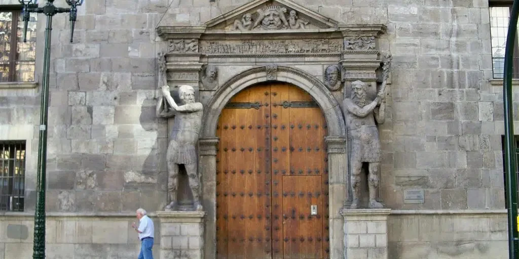 tribunal superior de justicia de aragon durante el juicio por presunta violación Imagen de la sala de audiencias donde se llevó a cabo el juicio en Zaragoza por un caso de violación, en el que el acusado fue absuelto.