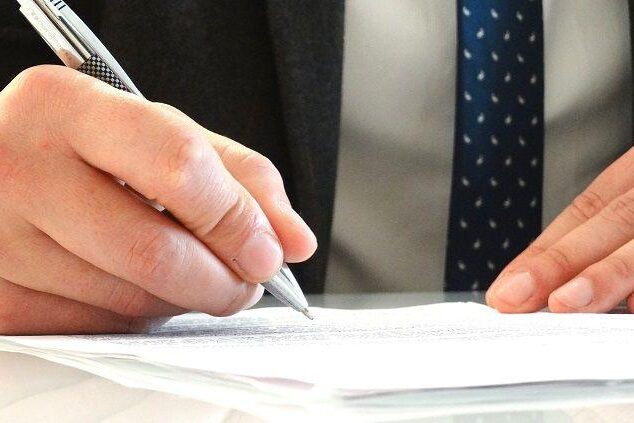 Diferencia entre denuncia y querella explicada por abogado penalista en Zaragoza Diferencia entre denuncia y querella explicada por abogado penalista en Zaragoza