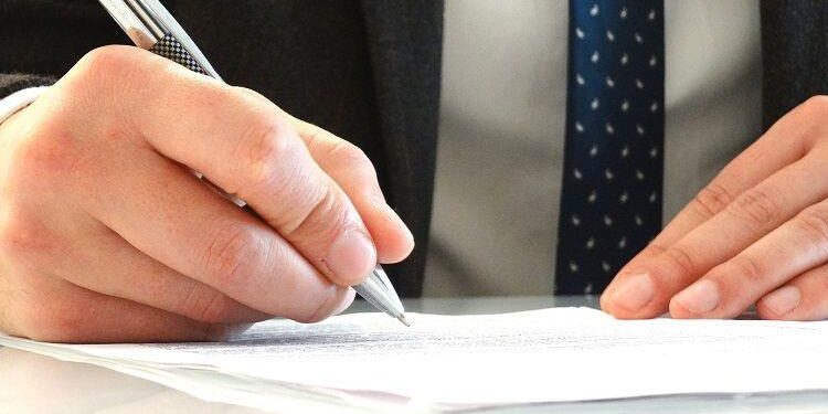 Diferencia entre denuncia y querella explicada por abogado penalista en Zaragoza